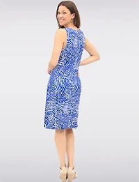 Robe Trapèze Sans Manches Imprimé Bleue Et Blanche Longueur Genou Par Carré Noir