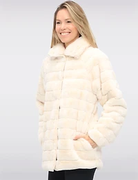 Manteau Fausse Fourrure Vegan Boxing Day par Saki | Manteaux