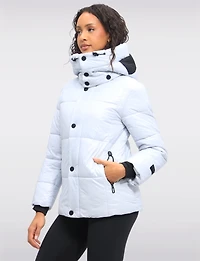 Doudoune Courte Vegan Bleu Clair Tendance Avec Capuche Amovible Par Oxygen