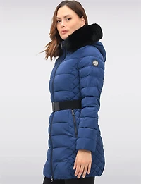 Manteau Matelassé En Eco-Duvet Avec Capuche & Fourrure Vegan par Saki