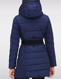 Manteau Matelassé En Eco-Duvet Avec Capuche & Fourrure Vegan par Saki