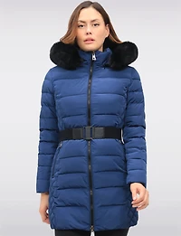 Manteau Matelassé En Eco-Duvet Avec Capuche & Fourrure Vegan par Saki