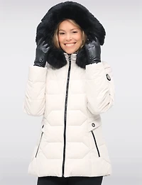 Végan Veste matelassée avec capuche en fausse fourrure par Saki