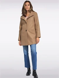 Manteau Zoe Coupe Droite en Laine Mélangée Col Haut & Boutonnage Simple Par Saki