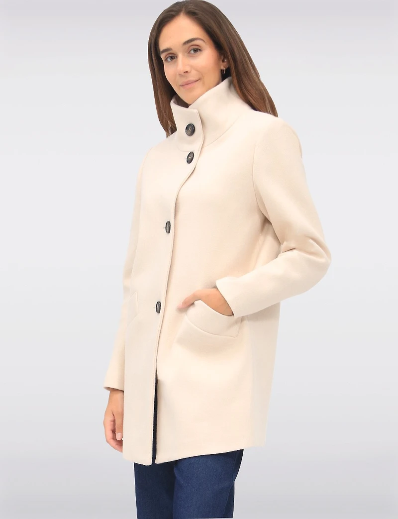 Manteau Zoe Coupe Droite en Laine Mélangée Col Haut & Boutonnage Simple Par Saki