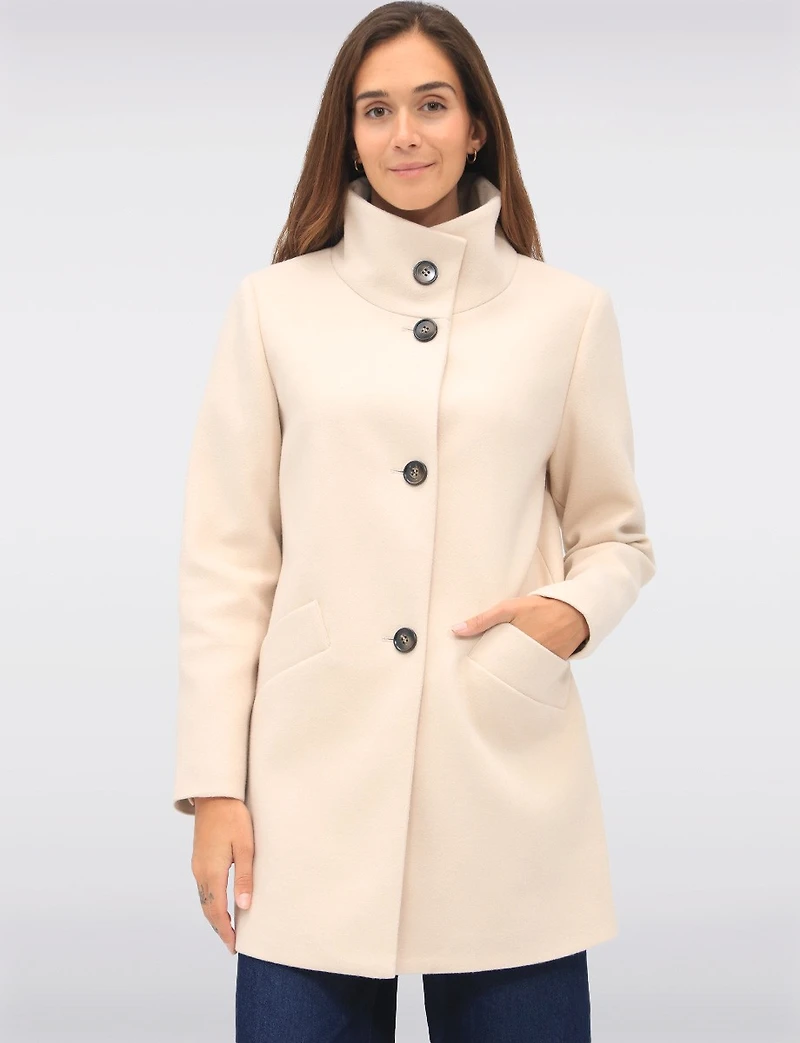 Manteau Zoe Coupe Droite en Laine Mélangée Col Haut & Boutonnage Simple Par Saki