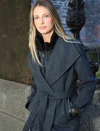 Manteau Long en Mélange de Laine à Col Revers Plastron & Ceinture par Sicily