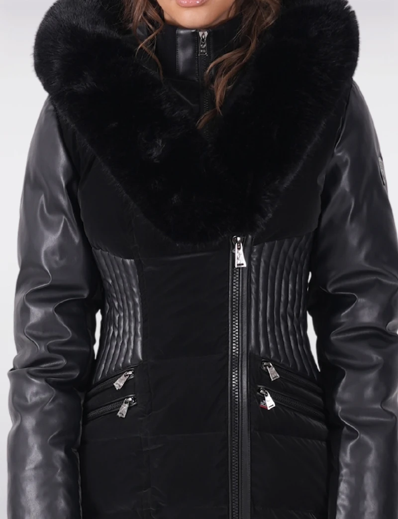 Manteau Chic avec Détails en Simili Cuir Plastron et Capuche Intégrée par Sicily