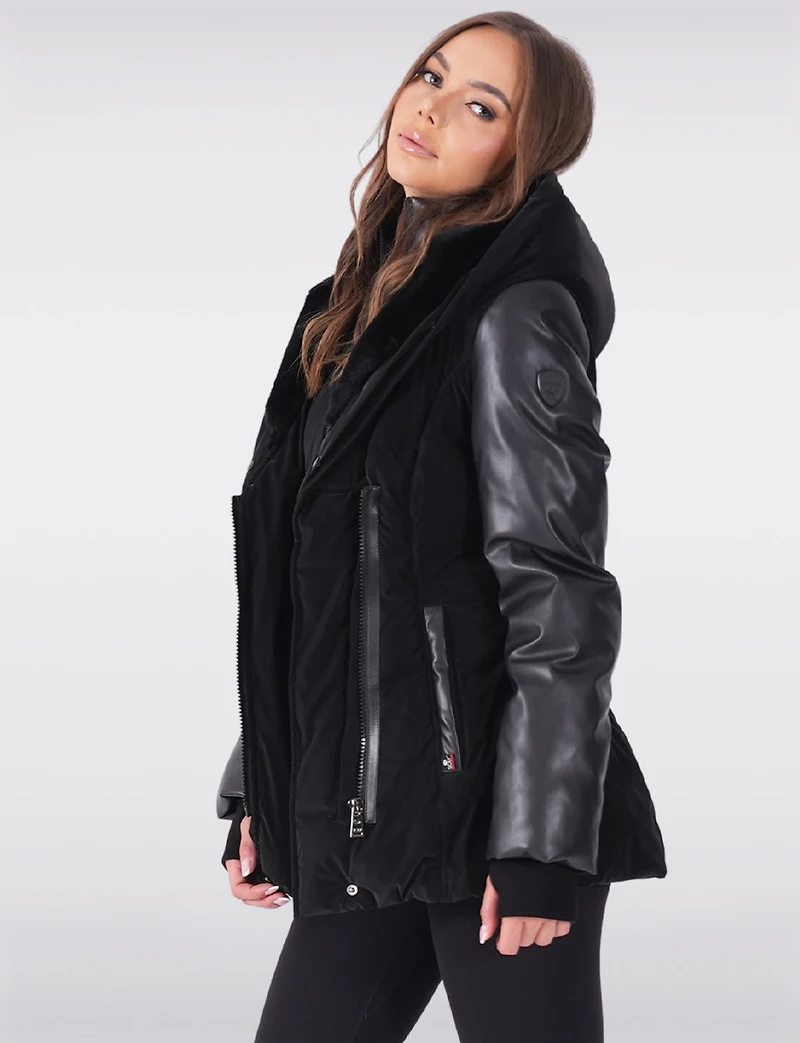 Veste Ceinturée Chic & Souple avec Cuir Végan et Fausse Fourrure de Luxe par Sic
