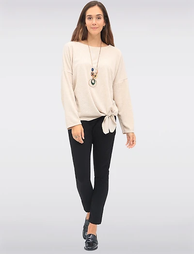 Haut Texturé à Manches 3/4 Col Rond avec Nœud Frontal et Collier par Froccella