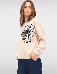 Pull Extensible avec Détail de Fleur en Bouclé et Poignets Froncés par Froccella