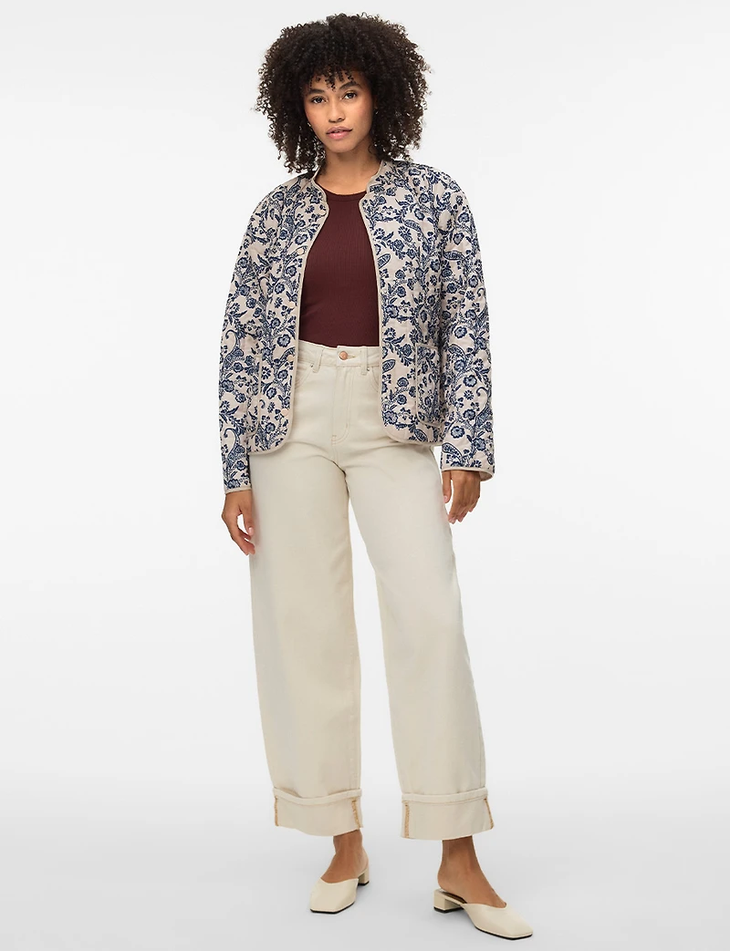 Manteau Matelassé Court à Motif Floral Paisley Bleu & Crème par Vero Moda