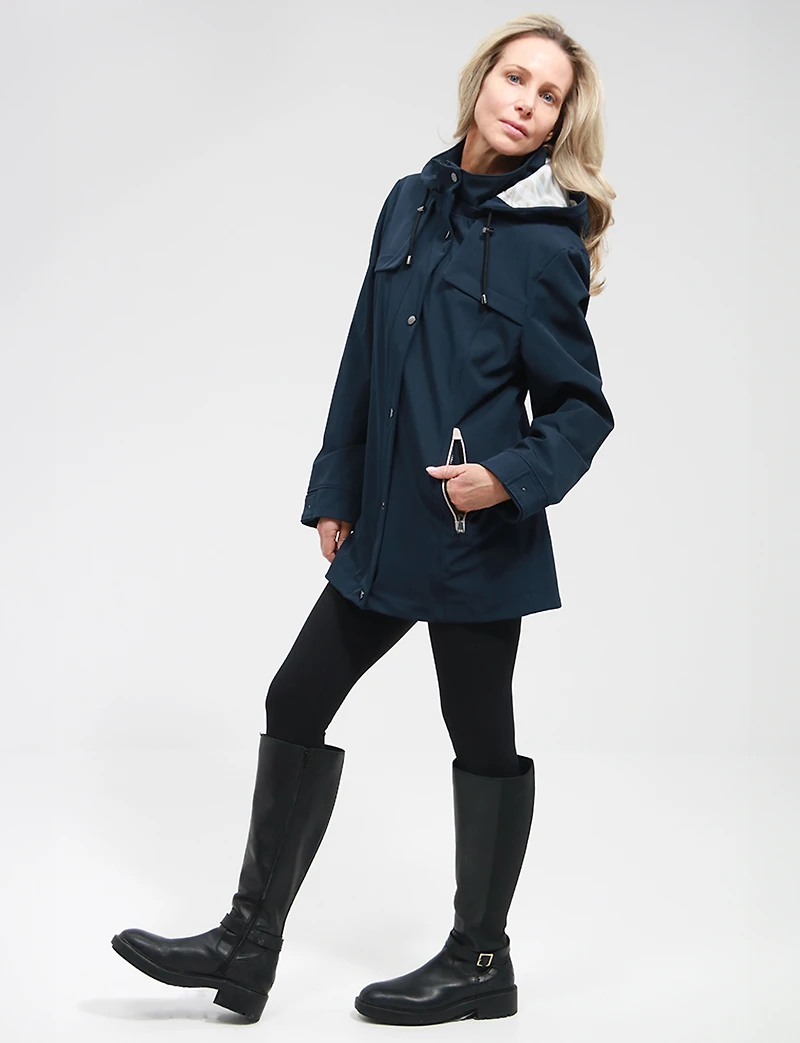 Manteau Végan Breathe-Tech® Softshell Polyvalente avec Capuche Amovible par Saki