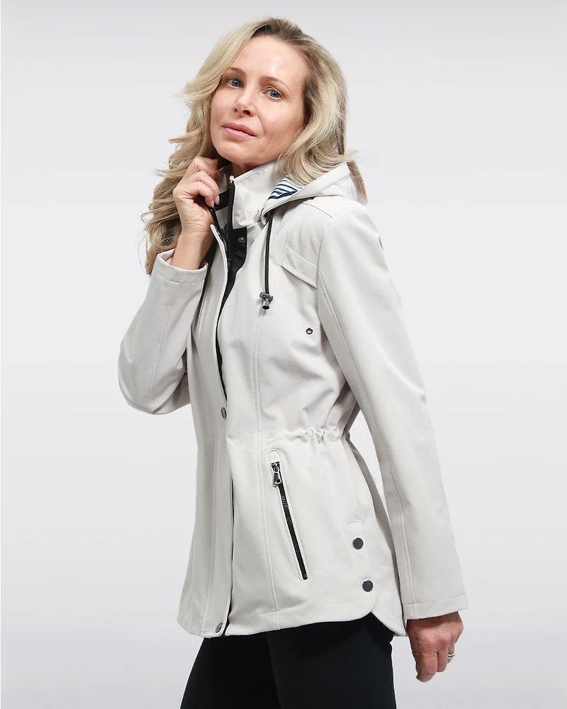 Manteau Végan Breathe-Tech® Softshell avec Capuche Amovible par Saki