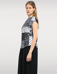 Haut Léger Voilé à Manches Courtes avec Col Rond et Motif Noir & Blanc par Moffi