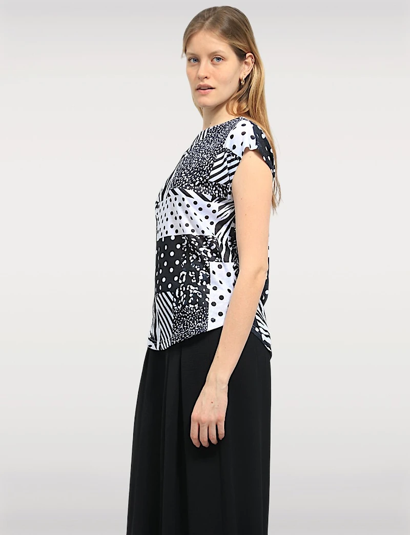 Haut Léger Voilé à Manches Courtes avec Col Rond et Motif Noir & Blanc par Moffi