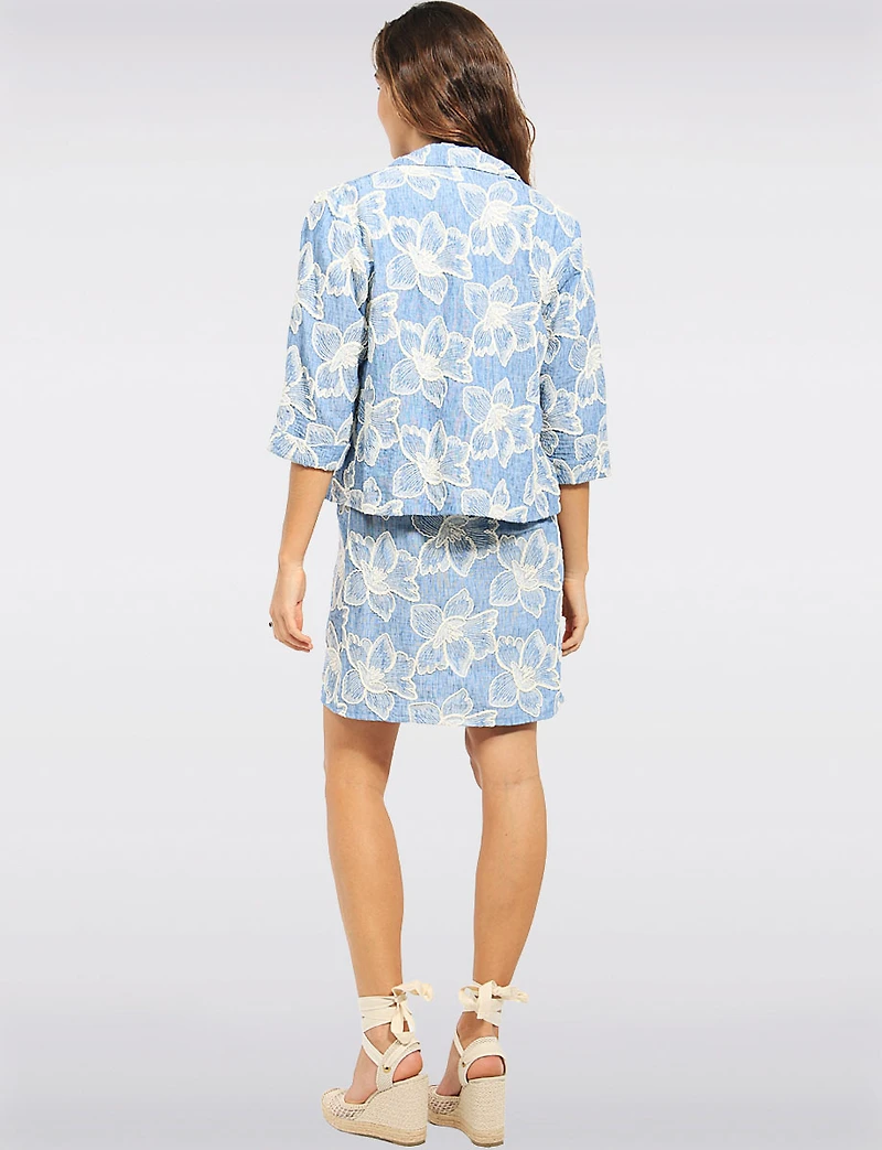 Veste Courte en Denim Brodée De Motifs Floraux & Boutons Sur Le Devant Par Devia