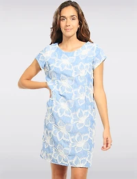 Robe À Manches Courtes en Jean Texturé Avec Poche Avant Brodée De Motifs Floraux