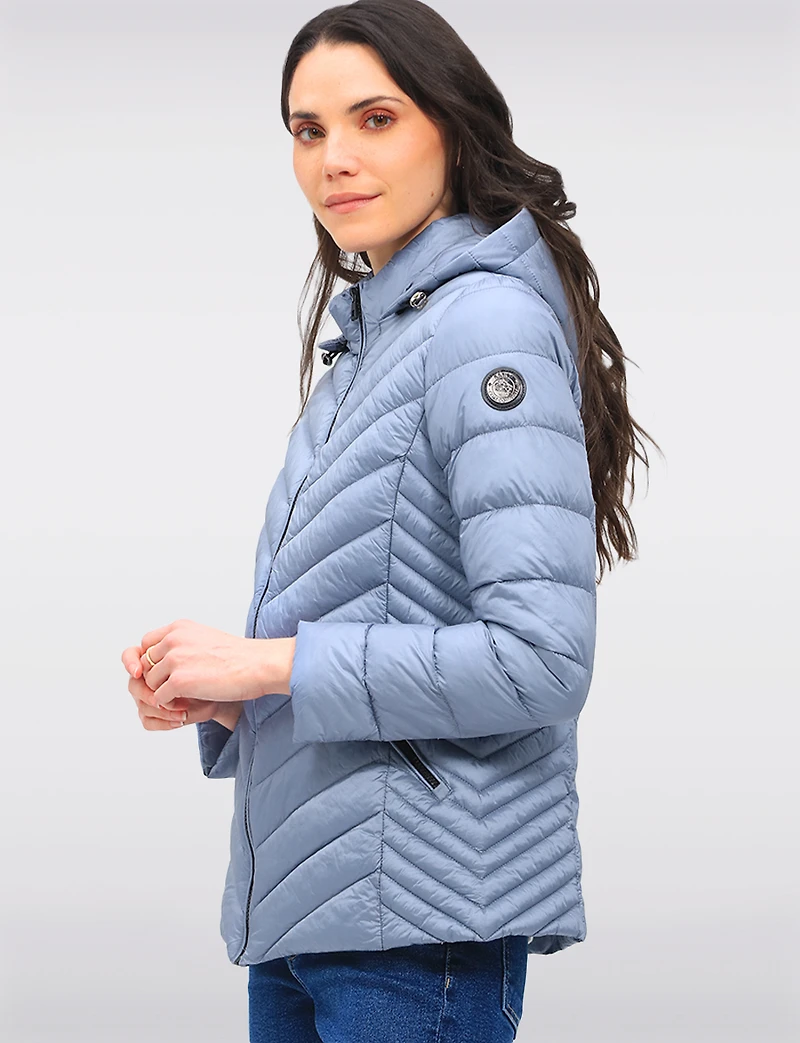 Veste Légère Nora Doudoune Matelassée Vegan avec Capuche Amovible par Saki