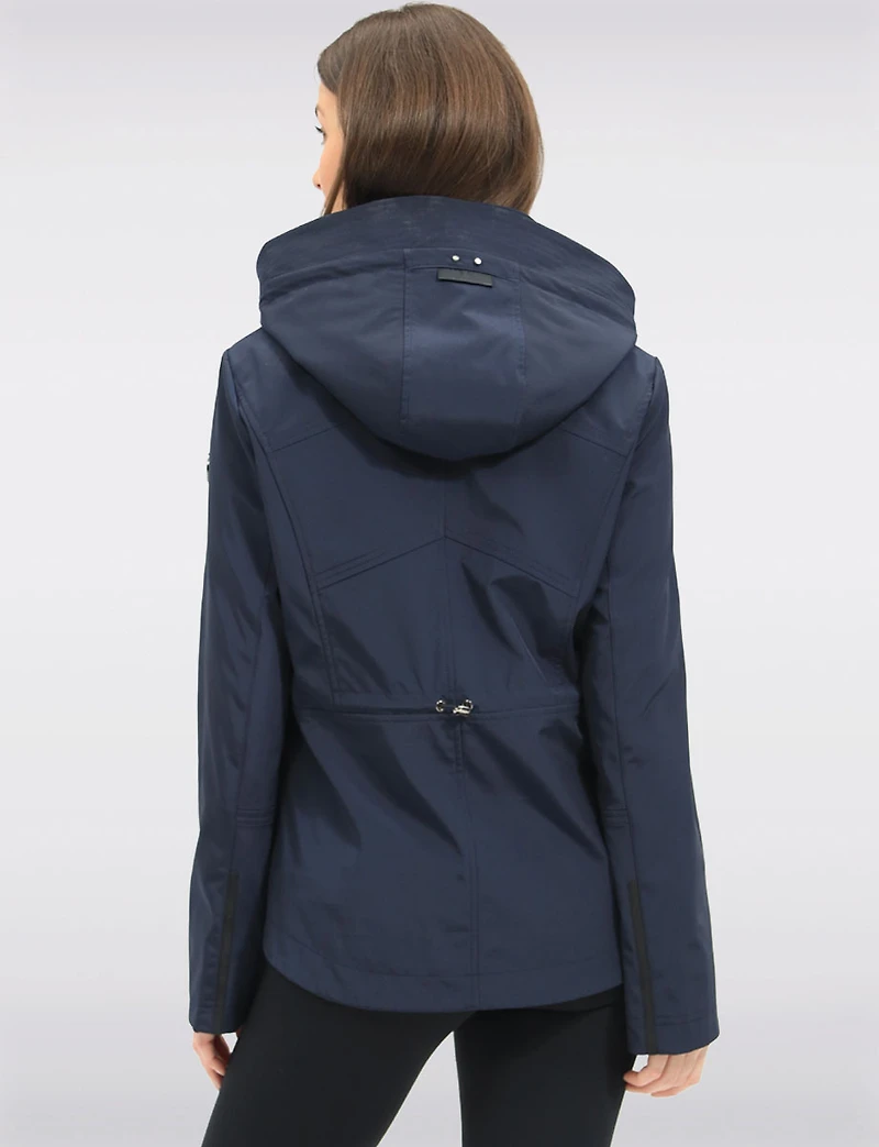 Veste-Parka Court Chic Imperméable Breathe-Tech® avec Capuche Amovible par Saki