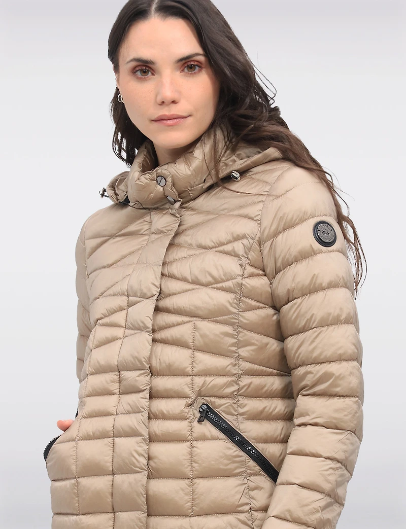 Veste Légère Cornelia Doudoune Matelassée Longue Capuche Amovible Vegan par Saki