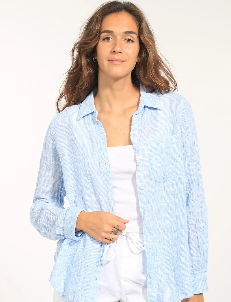 Chemise Texturée Boutonnée Avec Manches Ajustables et Poche Poitrine par Erika