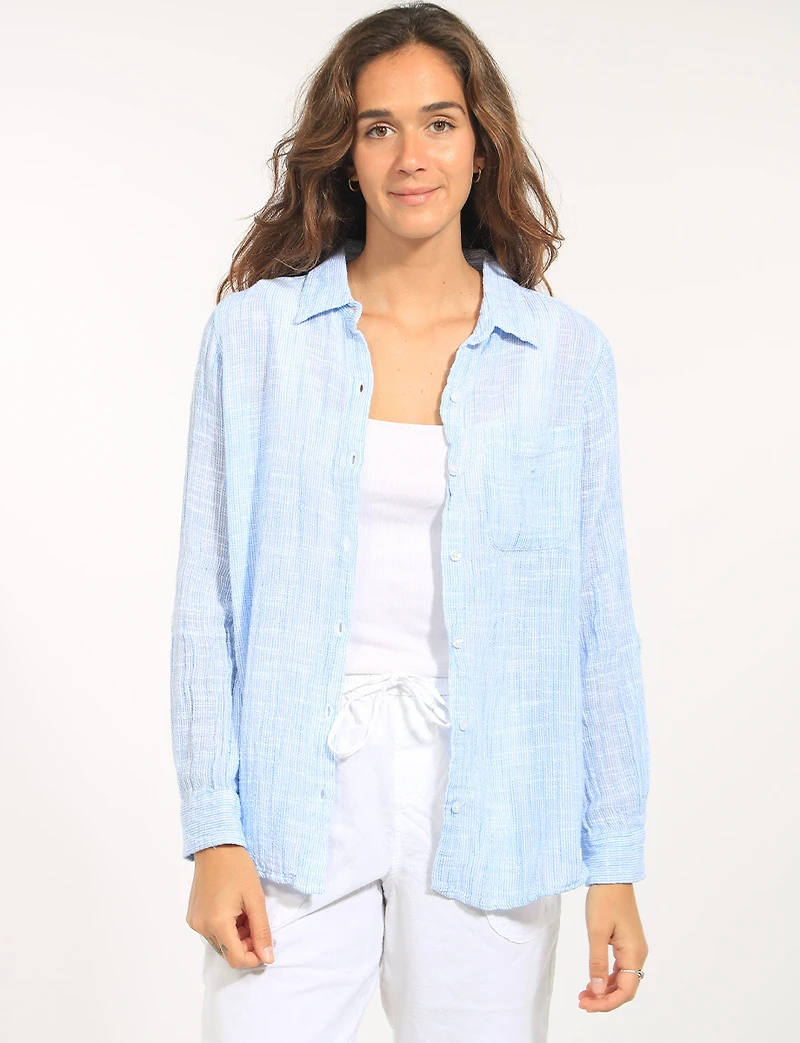 Chemise Texturée Boutonnée Avec Manches Ajustables et Poche Poitrine par Erika