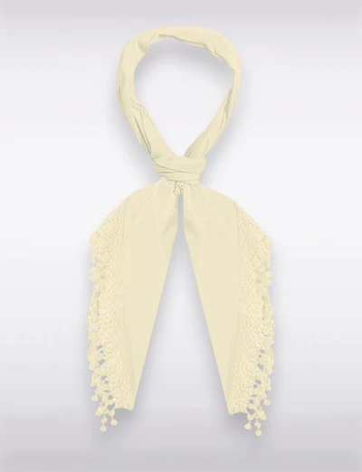 Écharpe Triangulaire Luxueuse Douce avec Franges en Dentelle – Style & Élégance
