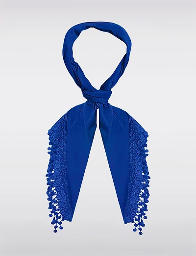 Écharpe Triangulaire Luxueuse Douce avec Franges en Dentelle – Style & Élégance