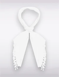 Écharpe Triangulaire Luxueuse Douce avec Franges en Dentelle – Style & Élégance