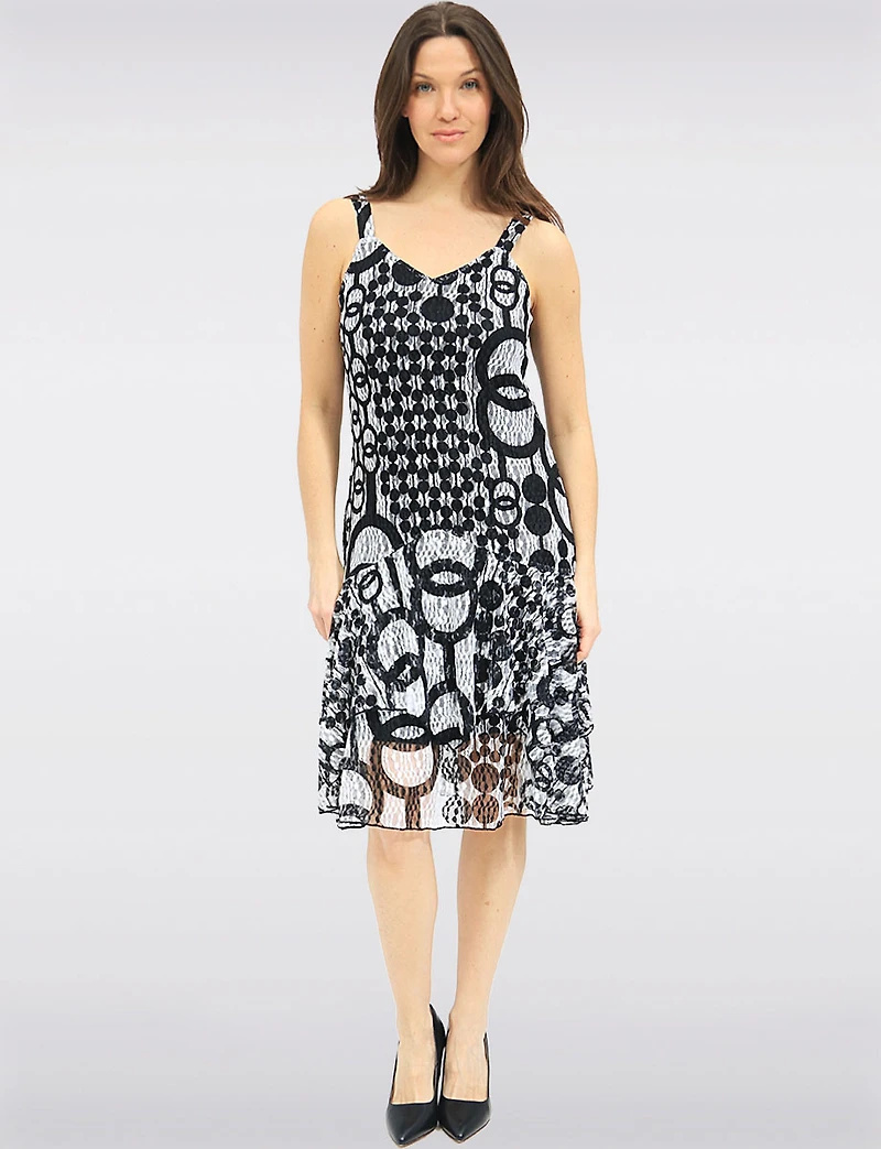 Robe N/B Doublée Sans Manches en Dentelle Imprimée à 2-Niveaux par Tango Mango