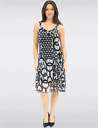 Robe N/B Doublée Sans Manches en Dentelle Imprimée à 2-Niveaux par Tango Mango