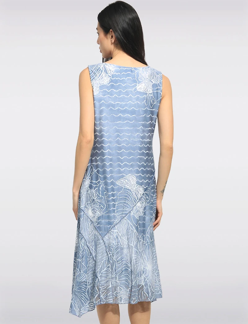 Robe Midi Évasée À Deux Niveaux Sans Manches Imprimé Floral & Ondulé Par Cativa