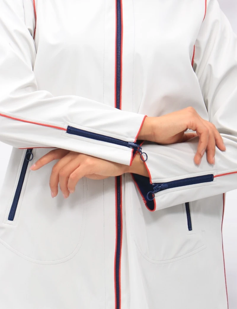 Veste Imperméable Réversible Chic – Capuche Accordéon avec Détails Liseré Rouge