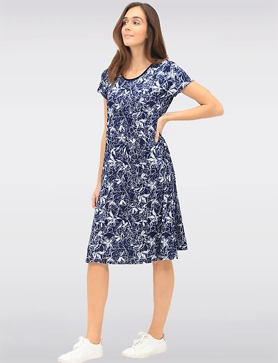 Robe Trapèze À Imprimé Floral Bleu Marine Manches Courtes Et Col Rond Par Perle