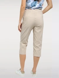 Capris à Taille Haute avec Deux Poches Carrées sur le Devant par Perle