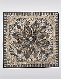 Foulard Carré Léger en Mousseline à Motif Mosaïque Rustique – Style Polyvalent