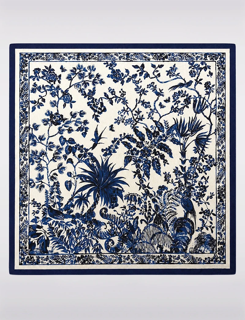 Foulard Carré Léger en Mousseline à Motif Floral Encadré – Style ChicPolyvalent
