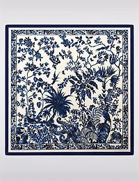 Foulard Carré Léger en Mousseline à Motif Floral Encadré – Style ChicPolyvalent