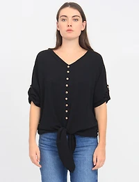 Blouse Unie Froissée à Col V Boutonnée et Nouée L’avant par Froccella
