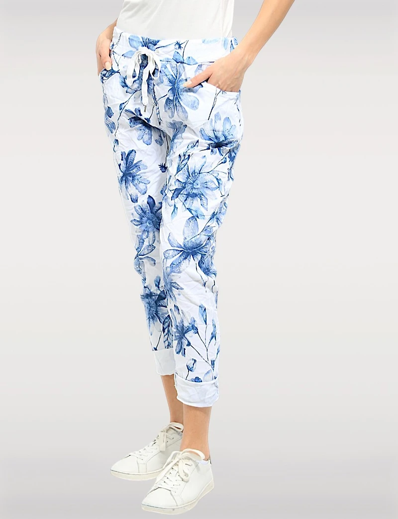 Pantalon Slim Extensible À Imprimé Floral Bleu Et Blanc Froissé Par Froccella
