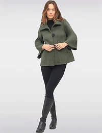 Manteau Court Évasé Chic en Scuba Extensible À Manches Évasées 3/4 par Froccella