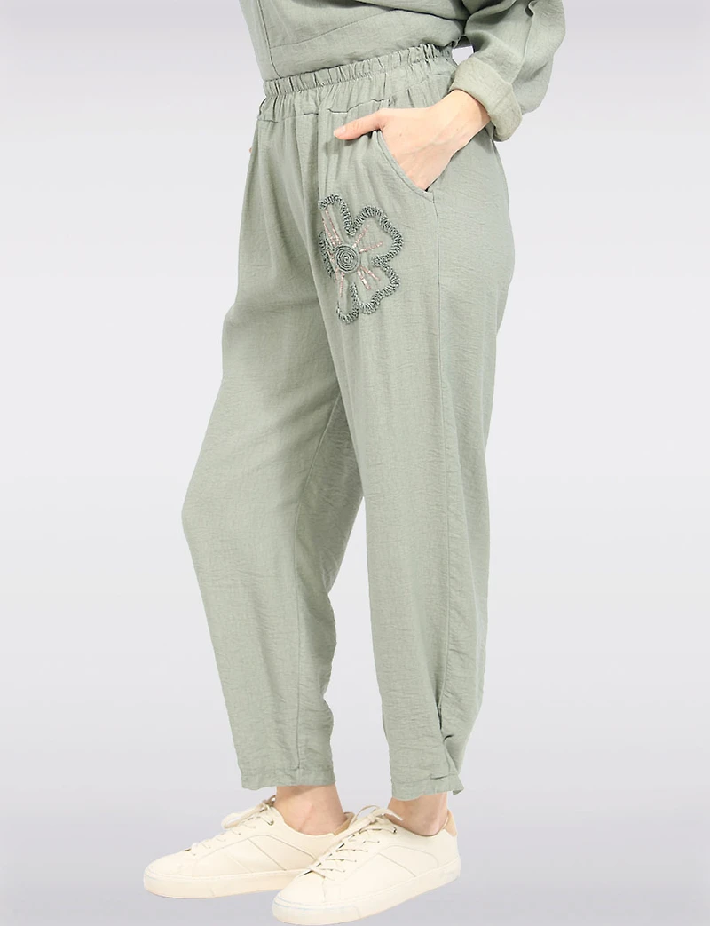 Pantalon Léger Taille Élastique avec Applique de Fleurs & Strass par Froccella