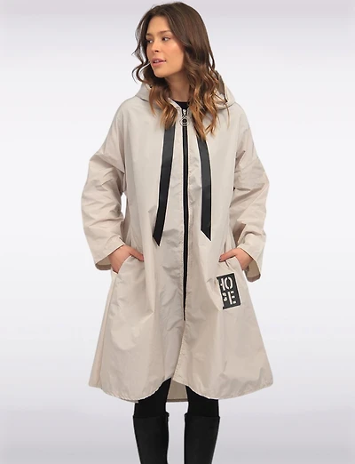 Veste Coupe Ample Longue Ultra-légère À Capuche Et Cordon en Ruban Par Froccella