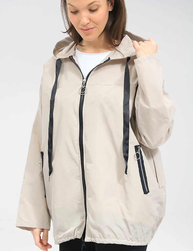 Veste Coupe Ample Légère À Capuche Coupe-vent Et Cordon L'ourlet Par Froccella