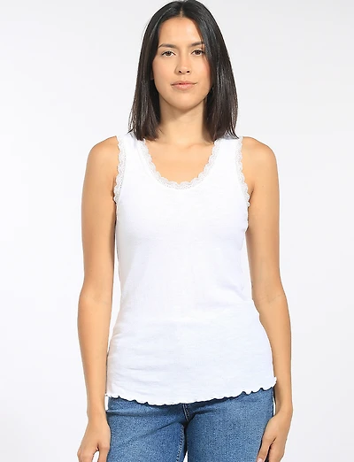 Camisole Ajustée En Tricot De Coton Léger Avec Bordure Dentelle Par Froccella