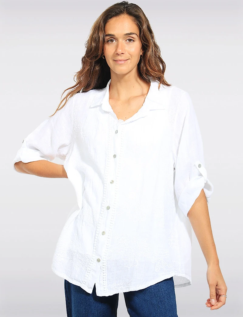 Chemise en Lin Léger à Broderie Florale et Manches Ajustables par Froccella