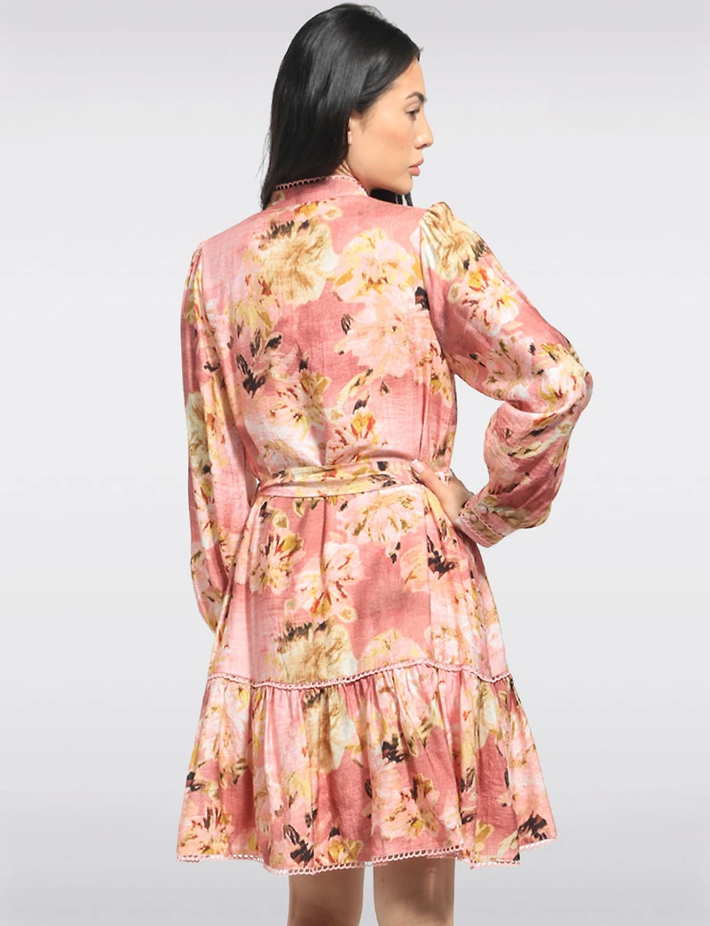 Robe Floral Col Officier Boutonnée Ceinturée À Manches Longues Par Stella Morgan