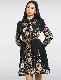 Robe Noire & Fleurs Ceinturée Col Officier Manches Longues Par Stella Morgan