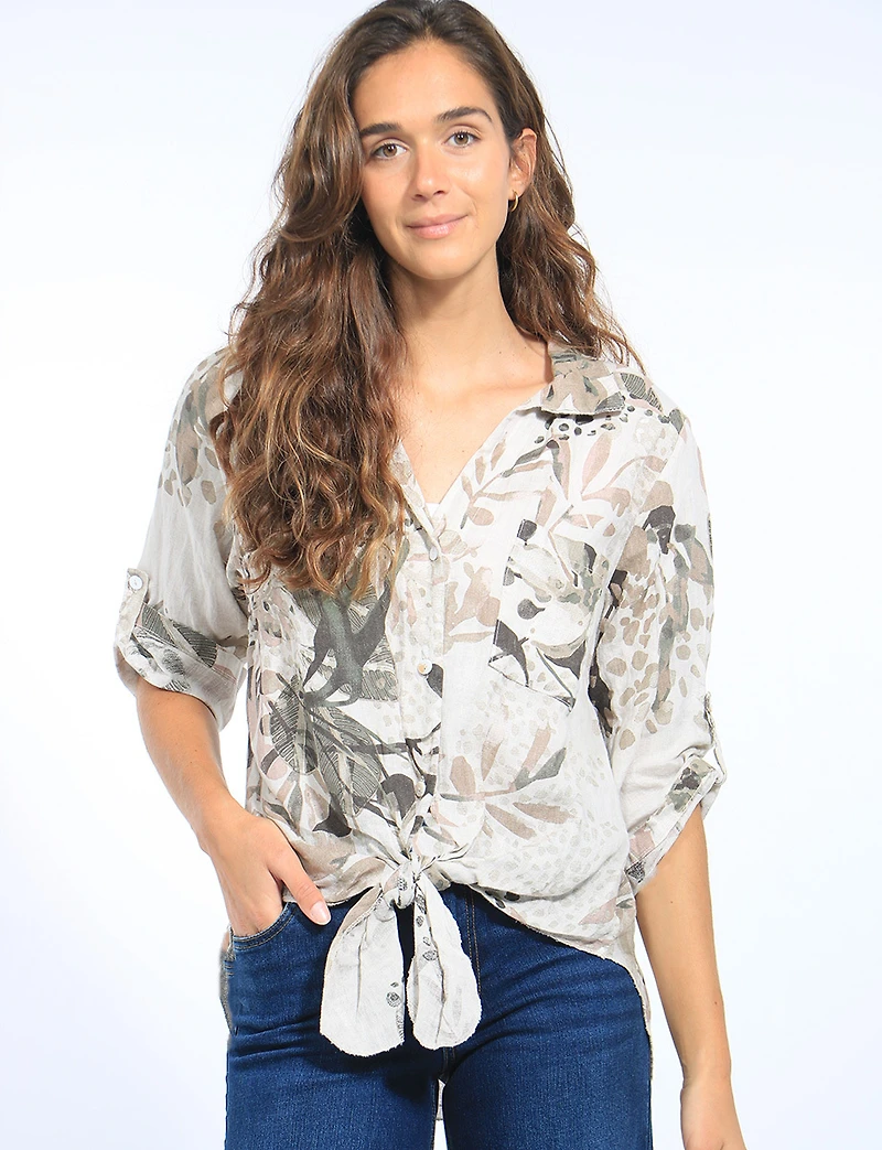 Chemise Lin Tropicale Abstraite Nouée Devant Boutonnée Beige par Froccella